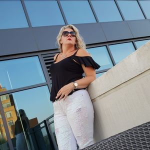 Meet your Posher, Isabel